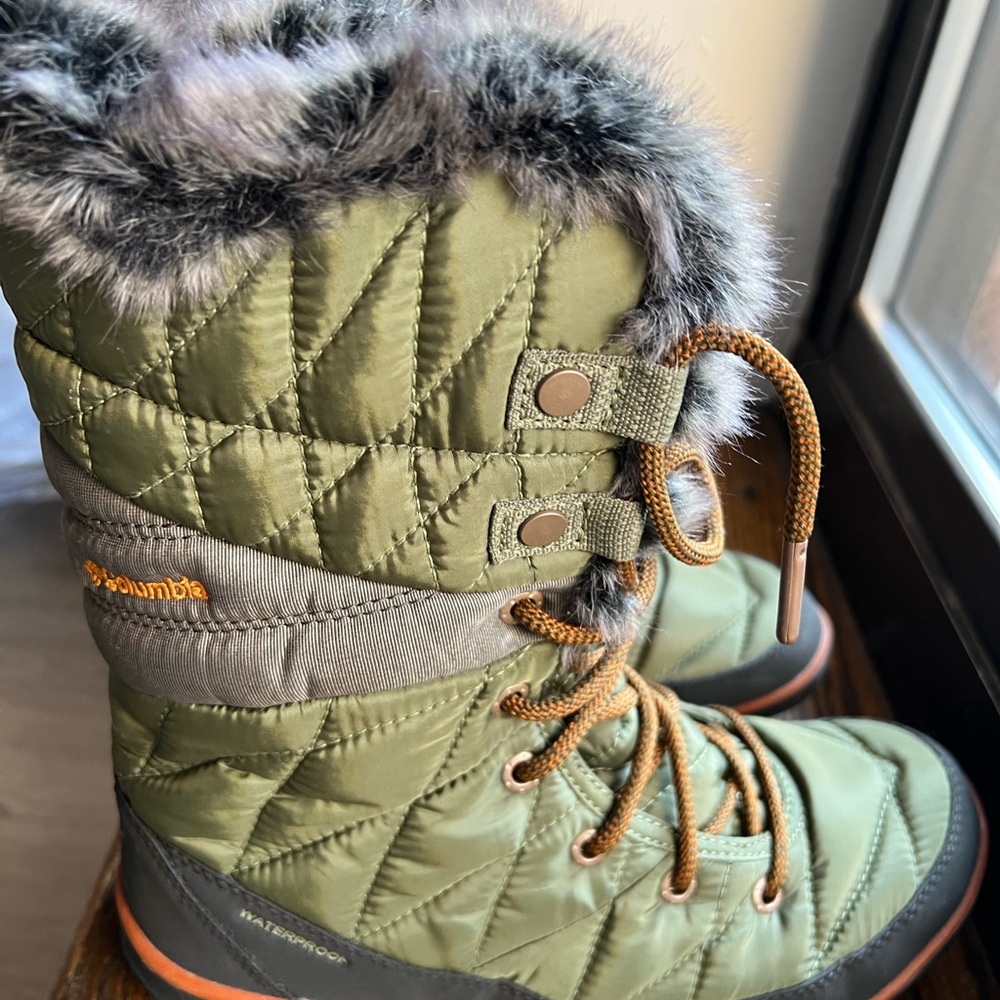 Columbia Green Quilted Winter Boots